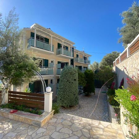 Oasis Hotel Perigiali Exterior photo