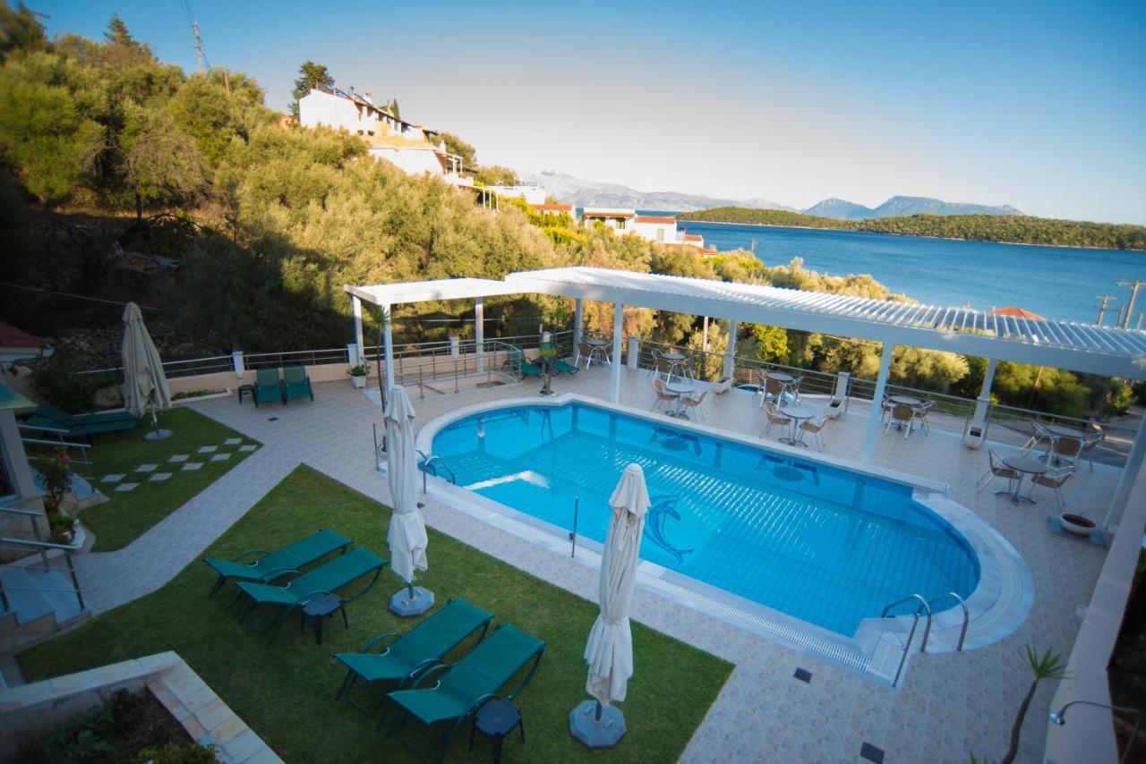 Oasis Hotel Perigiali Exterior photo