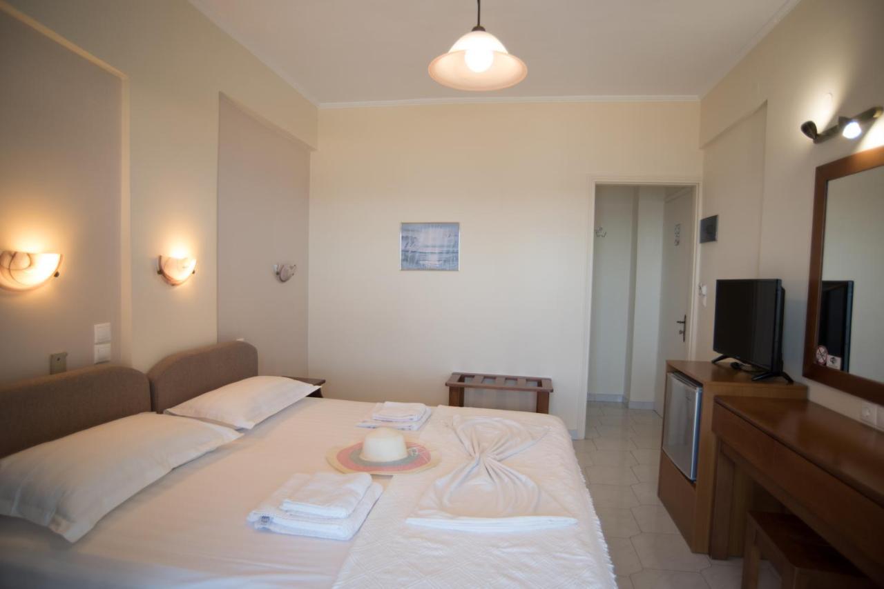 Oasis Hotel Perigiali Exterior photo