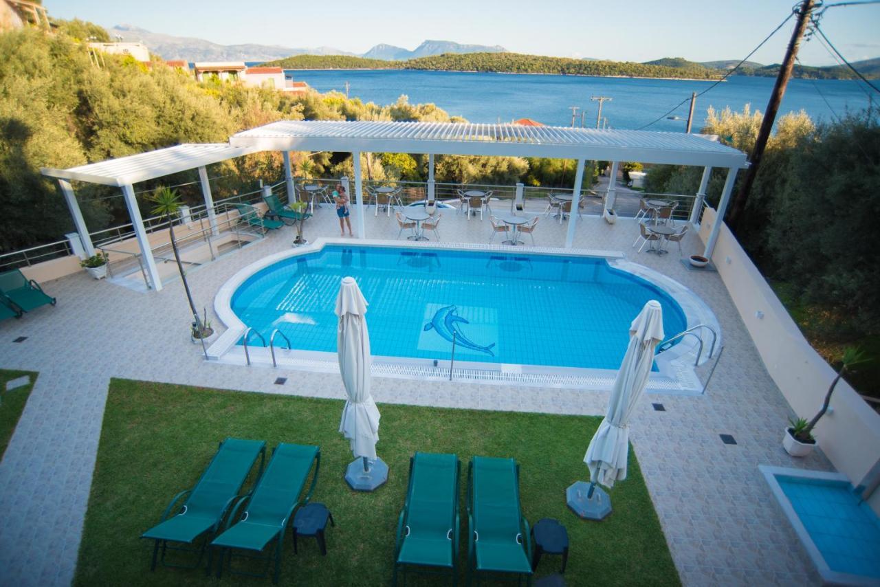 Oasis Hotel Perigiali Exterior photo