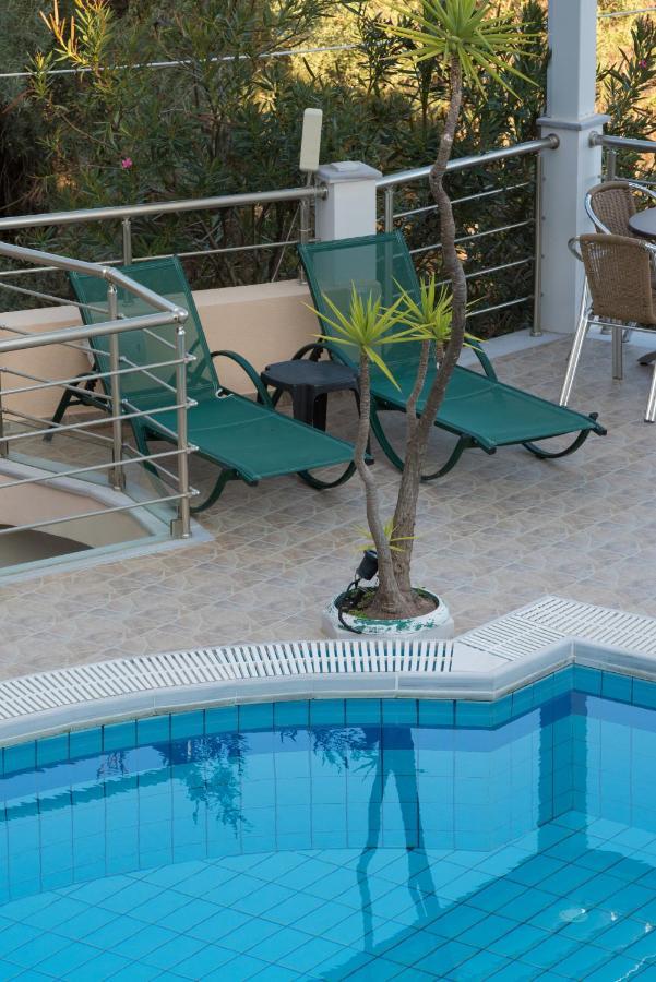 Oasis Hotel Perigiali Exterior photo