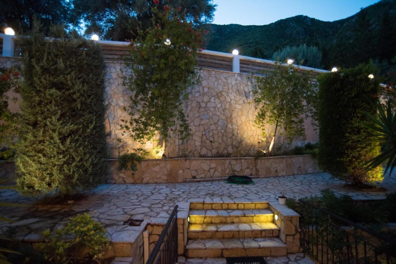Oasis Hotel Perigiali Exterior photo